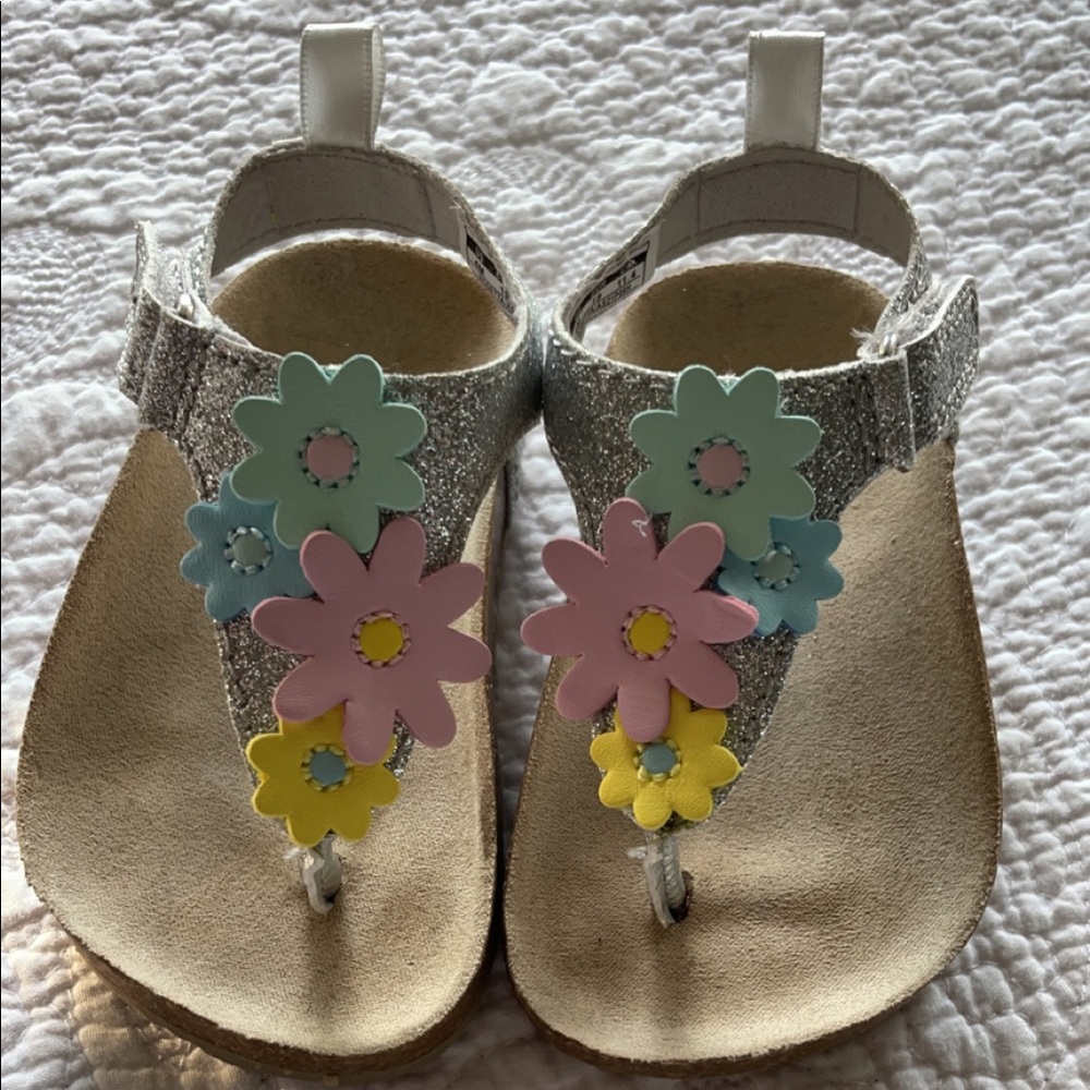 Carter’s baby girl sandals 4m